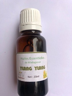 20 ml de huile essentielle Qualité : naturel Fabricant : Malagasy-France-Vanille Marque MFV Origine : Madagascar Prix : 18.00 euros